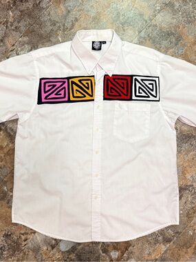 HIC Hawaii Island Creations  Button-Up Short Sleeve Shirt with Color Block Motif